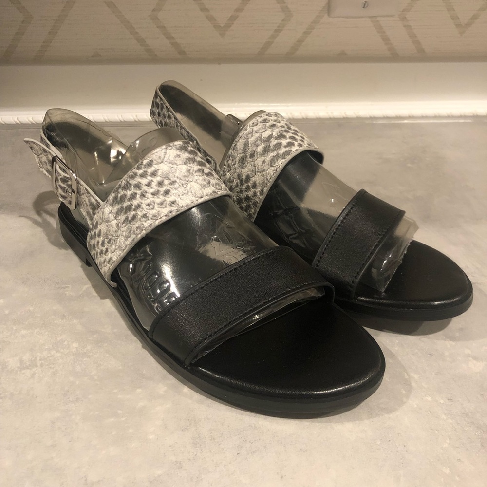 Logo Taylor snake skin print and black sandals womens size 8